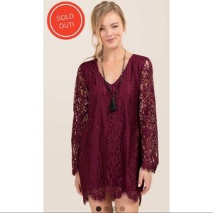 Francescas Burgundy Carson Lace Shift Dres…